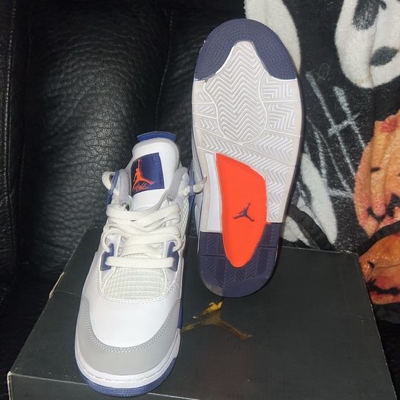 Size 6y Jordan 4s. - Picture 3 of 4